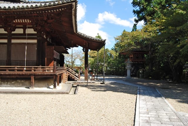 神社の本殿の画像