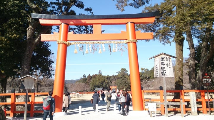 上賀茂神社の鳥居の画像